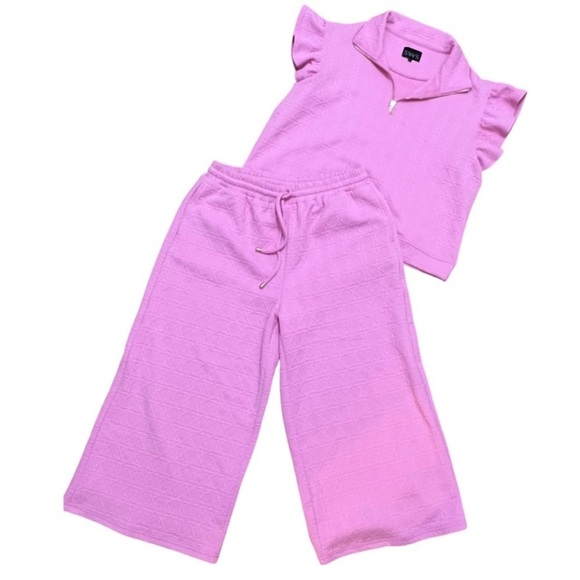 SSYS The Claire Set In Cane Pink
Quilted Pink Size Large - Picture 2 of 5